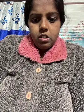 Snapshot of Beauty-queen chatting on February 2026 01:54:01 PM Beauty-queen online show from February 2026 01:54:01 PM