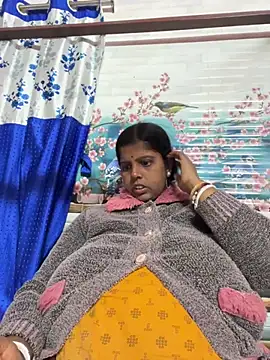 Snapshot of Beauty-queen chatting on February 2026 02:39:02 PM Beauty-queen online show from February 2026 02:39:02 PM