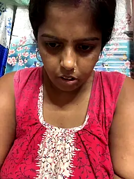 Snapshot of Beauty-queen chatting on October 2025 10:45:01 AM Beauty-queen online show from October 2025 10:45:01 AM