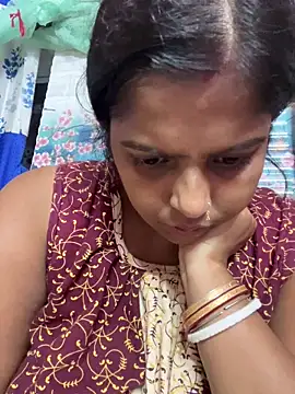 Snapshot of Beauty-queen chatting on October 2025 12:28:01 PM Beauty-queen online show from October 2025 12:28:01 PM