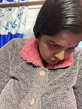 Snapshot of Beauty-queen chatting on February 2026 02:44:01 PM Beauty-queen online show from February 2026 02:44:01 PM