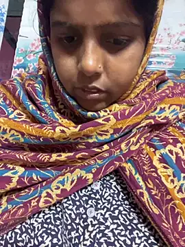 Snapshot of Beauty-queen chatting on November 2025 02:27:02 PM Beauty-queen online show from November 2025 02:27:02 PM