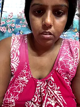 Snapshot of Beauty-queen chatting on October 2025 01:52:01 PM Beauty-queen online show from October 2025 01:52:01 PM