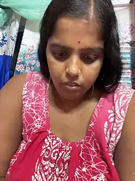 Snapshot of Beauty-queen chatting on September 2025 11:03:01 AM Beauty-queen online show from September 2025 11:03:01 AM