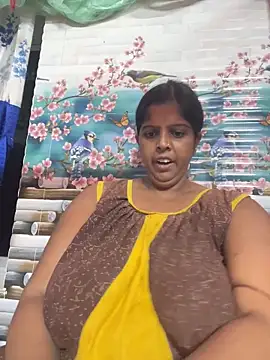 Snapshot of Beauty-queen chatting on October 2025 11:10:02 AM Beauty-queen online show from October 2025 11:10:02 AM