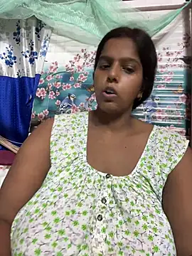 Beauty-queen online show from June 2026 01:39:02 PM