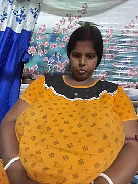 Snapshot of Beauty-queen chatting on March 2026 02:13:02 PM Beauty-queen online show from March 2026 02:13:02 PM