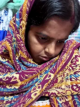 Snapshot of Beauty-queen chatting on November 2025 02:11:01 PM Beauty-queen online show from November 2025 02:11:01 PM