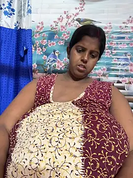 Beauty-queen online show from April 2026 02:52:01 PM