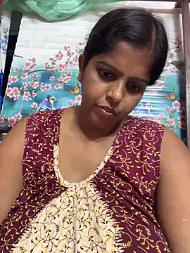 Snapshot of Beauty-queen chatting on October 2025 01:23:01 PM Beauty-queen online show from October 2025 01:23:01 PM