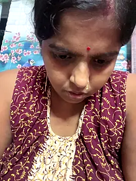 Snapshot of Beauty-queen chatting on September 2025 10:50:01 AM Beauty-queen online show from September 2025 10:50:01 AM