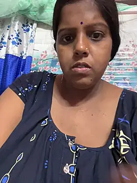 Beauty-queen online show from April 2026 02:44:02 PM