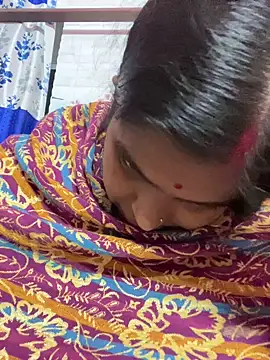 Snapshot of Beauty-queen chatting on January 2026 01:14:01 PM Beauty-queen online show from January 2026 01:14:01 PM