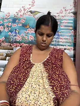 Snapshot of Beauty-queen chatting on October 2025 10:23:02 AM Beauty-queen online show from October 2025 10:23:02 AM