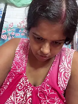 Snapshot of Beauty-queen chatting on October 2025 02:07:01 PM Beauty-queen online show from October 2025 02:07:01 PM