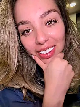 Snapshot of Alirawrz chatting on September 2025 07:31:01 PM Alirawrz online show from September 2025 07:31:01 PM