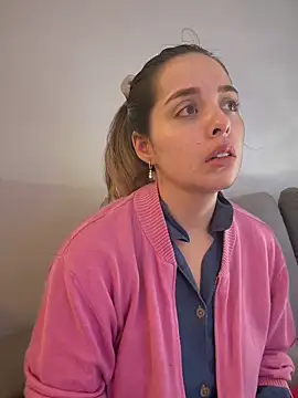 Snapshot of Alirawrz chatting on October 2025 08:10:02 PM Alirawrz online show from October 2025 08:10:02 PM