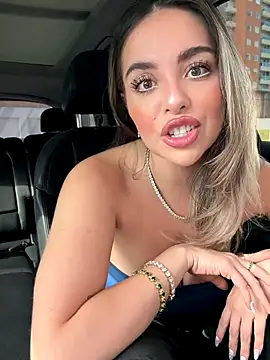 Snapshot of Alirawrz chatting on November 2025 01:04:02 PM Alirawrz online show from November 2025 01:04:02 PM