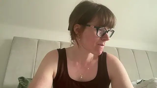 Snapshot of redheadrosie69 chatting on May 2026 08:17:01 AM redheadrosie69 online show from May 2026 08:17:01 AM