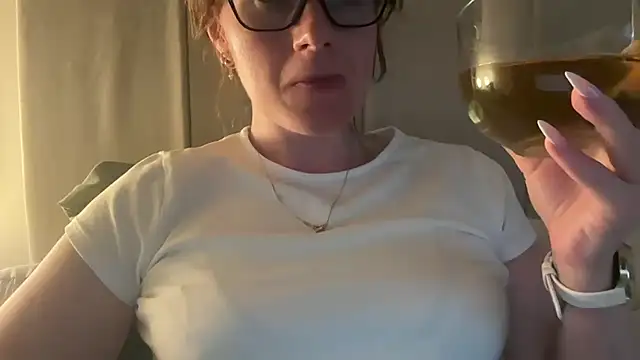 Snapshot of redheadrosie69 chatting on May 2026 07:06:01 PM redheadrosie69 online show from May 2026 07:06:01 PM
