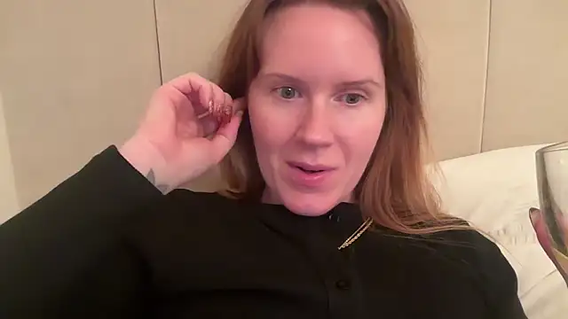 redheadrosie69 online show from November 2025 08:34:01 PM