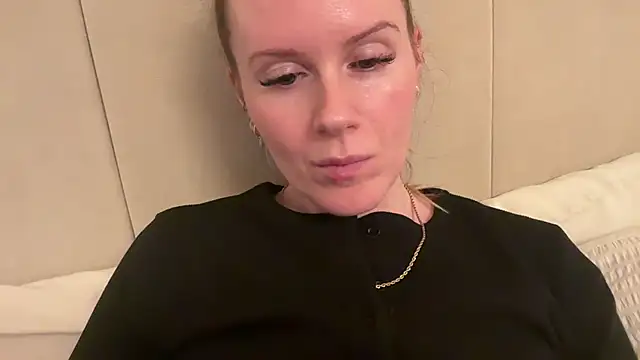 redheadrosie69 online show from November 2025 08:31:01 PM