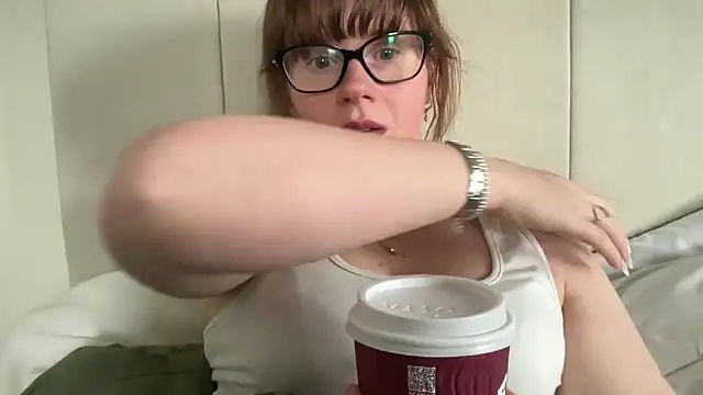 redheadrosie69 online show from April 2026 10:22:02 AM