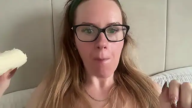 redheadrosie69 online show from November 2025 12:26:01 PM