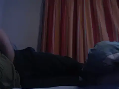 Snapshot of gentleman404040 chatting on December 2024 06:27:01 PM gentleman404040 online show from December 2024 06:27:01 PM