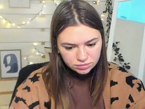 Josephine Kiss online show from November 2025 02:06:02 PM