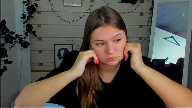 Josephine Kiss online show from April 2026 07:27:02 AM