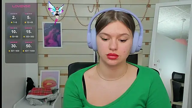 Josephine Kiss online show from March 2025 04:40:02 PM