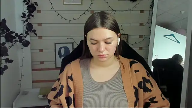 Josephine Kiss online show from April 2026 06:53:01 AM