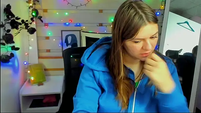 Josephine Kiss online show from April 2026 01:15:01 PM