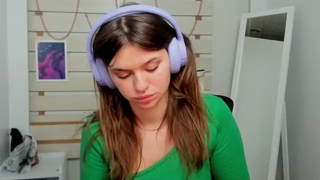 Josephine Kiss online show from February 2025 04:36:01 PM