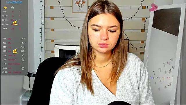 Josephine Kiss online show from October 2025 12:15:02 PM