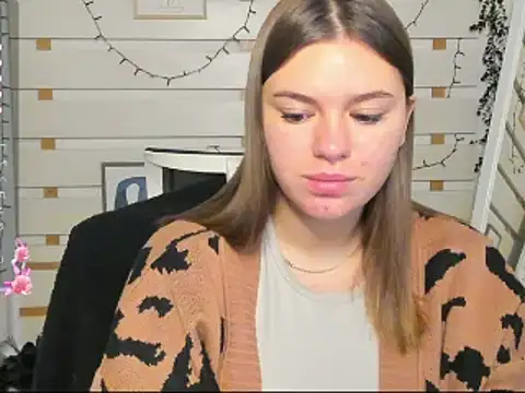 Josephine Kiss online show from November 2025 07:09:01 AM