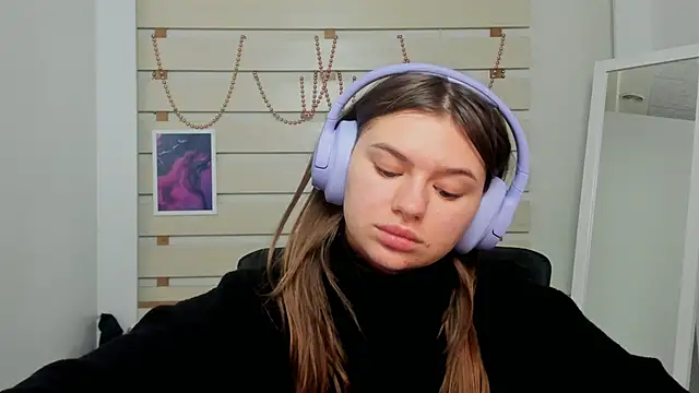 Josephine Kiss online show from February 2025 04:35:02 PM
