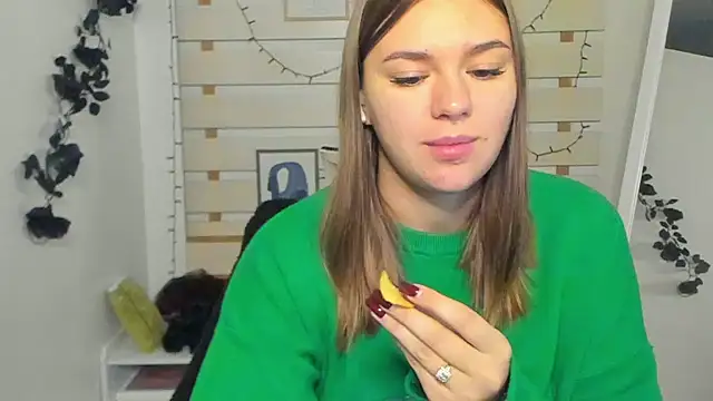 Josephine Kiss online show from November 2025 07:25:02 AM