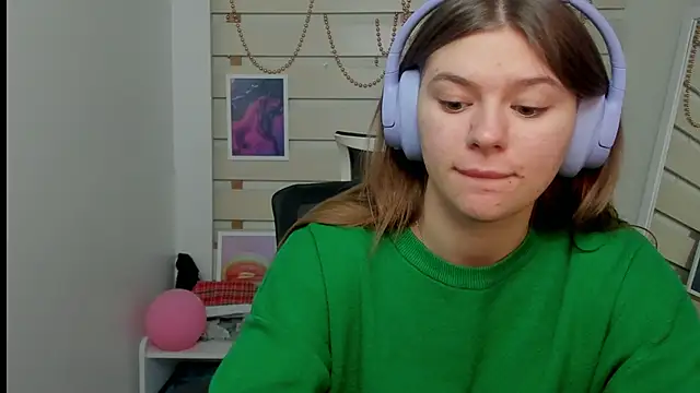 Josephine Kiss online show from February 2025 07:30:02 AM