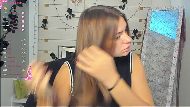 Josephine Kiss online show from October 2025 01:31:01 PM