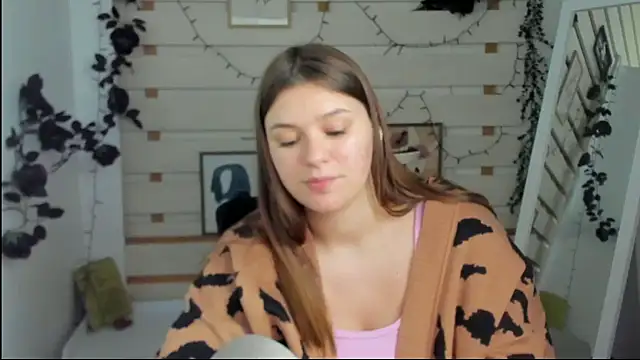 Josephine Kiss online show from April 2026 12:28:01 PM