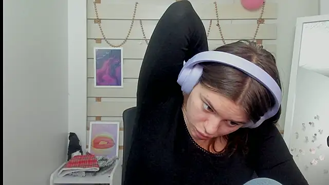 Josephine Kiss online show from February 2025 10:28:02 AM