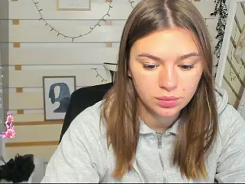 Josephine Kiss online show from November 2025 12:16:01 PM