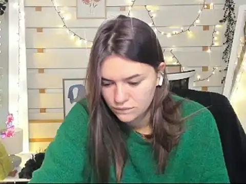 Josephine Kiss online show from December 2025 12:51:01 PM