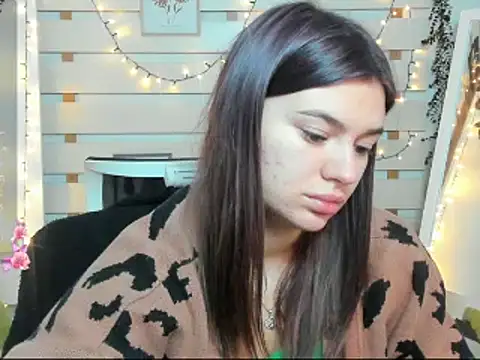 Josephine Kiss online show from December 2025 01:24:02 PM