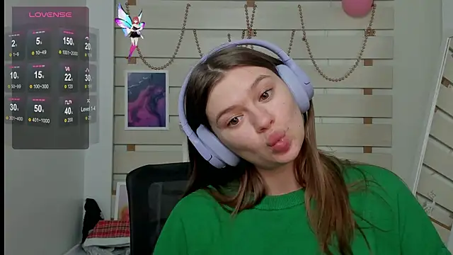 Josephine Kiss online show from March 2025 01:07:02 PM
