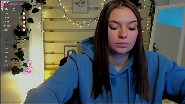 Josephine Kiss online show from February 2026 01:22:01 PM