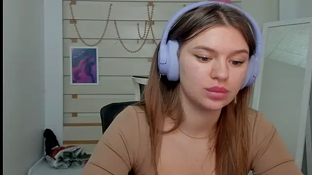 Josephine Kiss online show from February 2025 04:33:02 PM