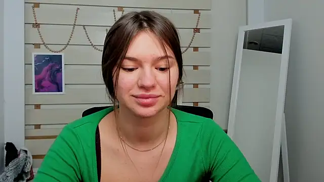 Josephine Kiss online show from February 2025 01:33:02 PM